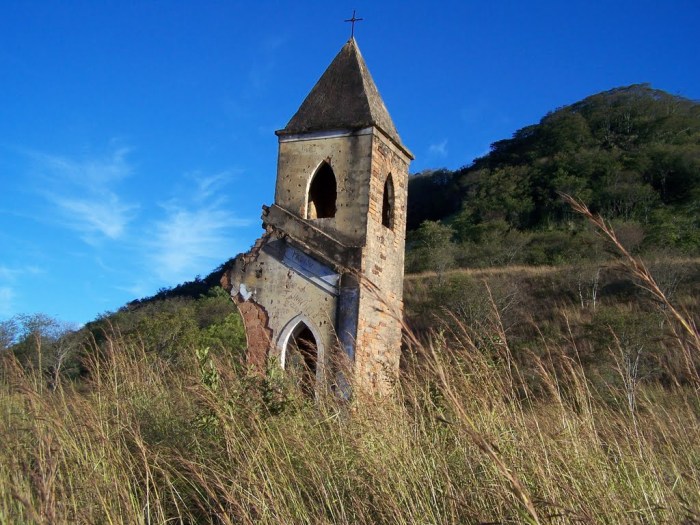 capelaruinasbotucatu